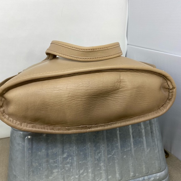 COLDWATER CANYON HOBO-STYLE BUCKET SHOULDER BAG IN BEIGE - Picture 8 of 9